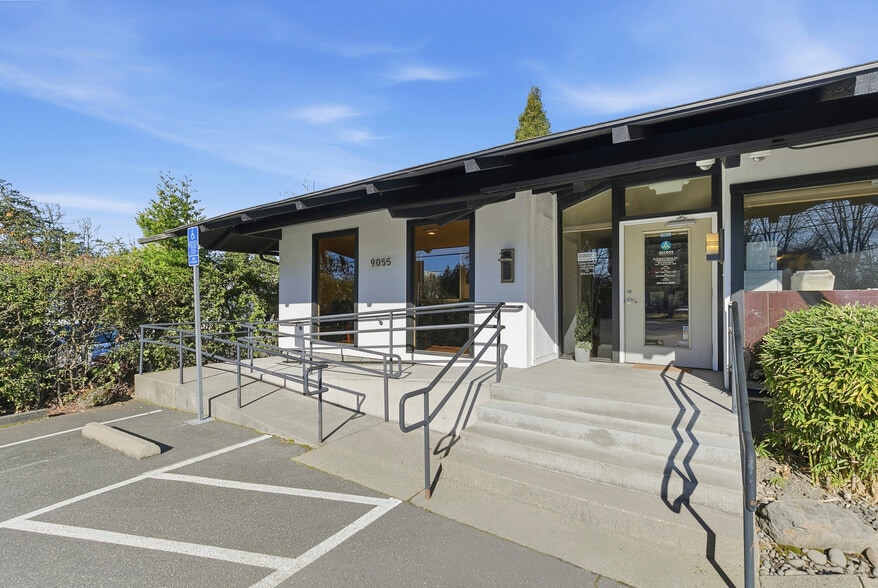 More Photos Of 9055 SW Beaverton Hillsdale Hwy, Portland Office For Lease