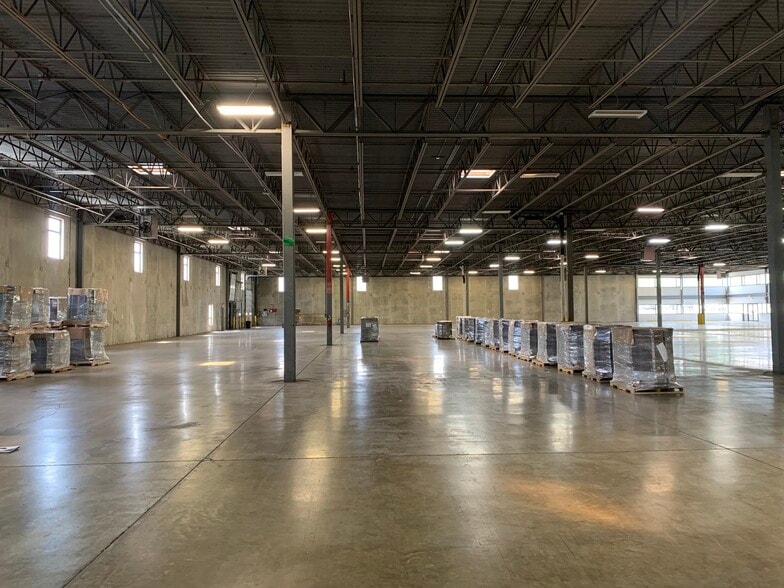 More Photos Of 3605 Independence Dr, Fort Wayne Warehouse For Sale