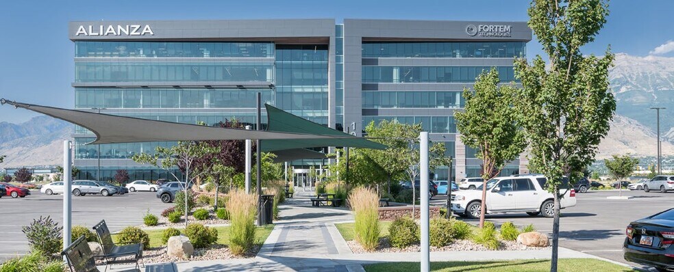 More Photos Of 1064 S North County Blvd, Pleasant Grove Office For Lease