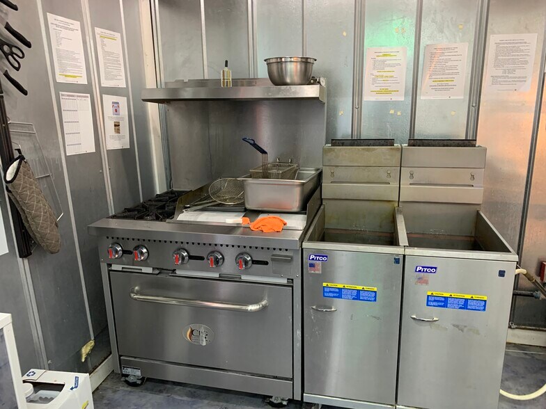 More Photos Of 120 N State St, Lyons Restaurant For Sale