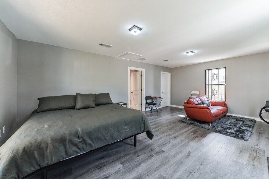 More Photos Of 6111 Atwood St, Austin Multifamily For Sale