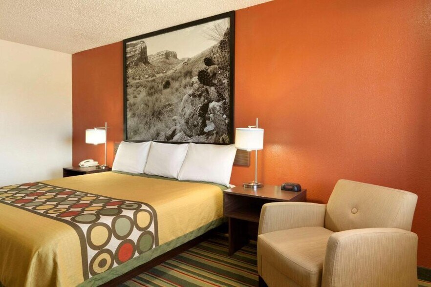 More Photos Of 4120 Williams Ave, Woodward Hotel For Sale