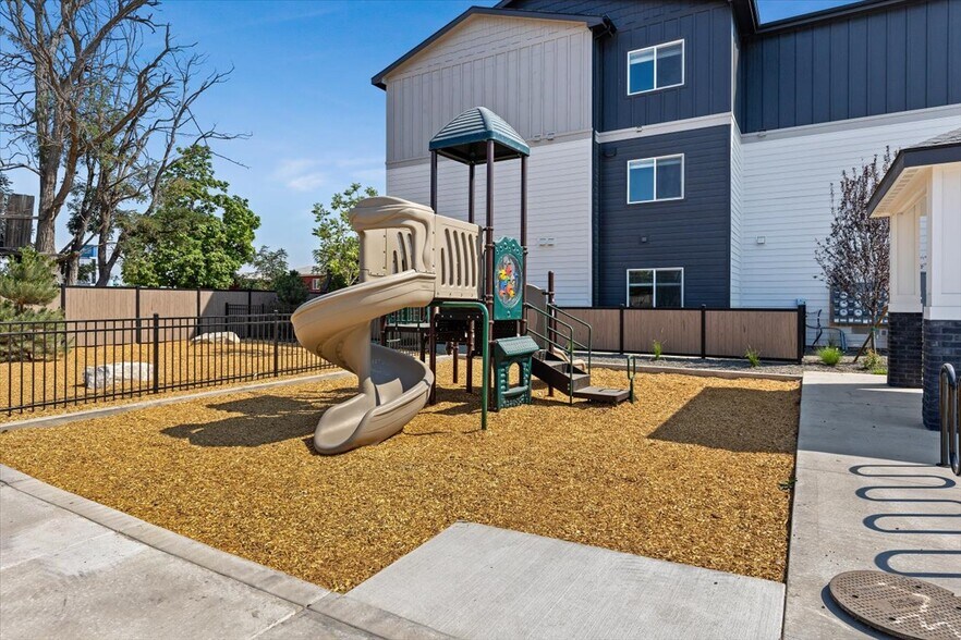 More Photos Of 9926 W Sand Hill Dr, Nampa Apartments For Sale