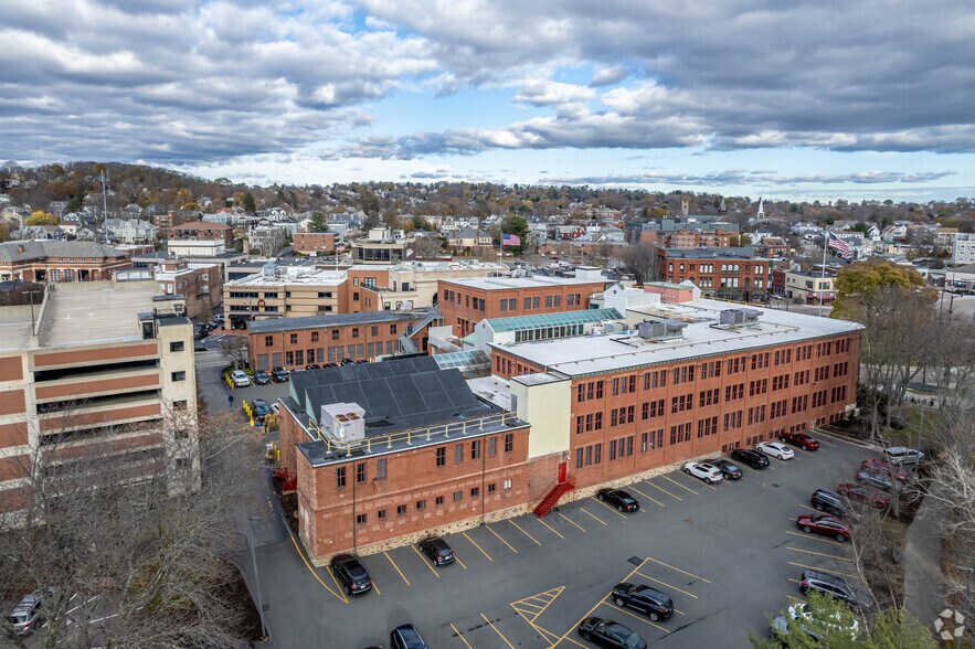 More Photos Of 9 Galen St, Watertown Office For Lease