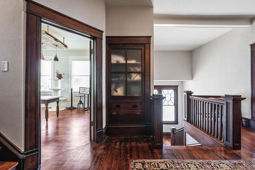 More Photos Of 312 N Central Ave, Cameron Restaurant For Sale