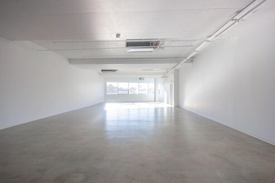 More Photos Of 355 Railway St, Vancouver Flex For Sale