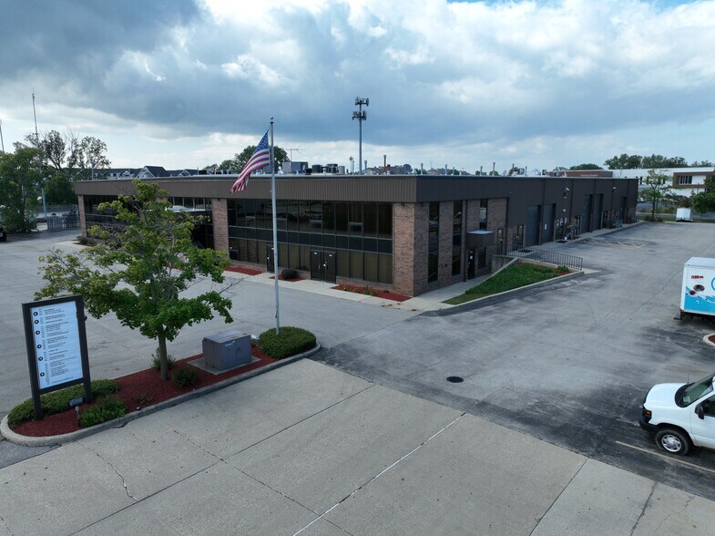 More Photos Of 1828-1892 Techny Ct, Northbrook Flex For Sale