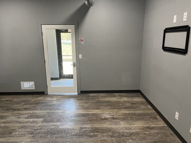More Photos Of 47392 272nd St, Harrisburg Office For Lease