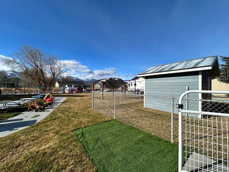 More Photos Of 1065 Tefft St, Corvallis Office For Lease