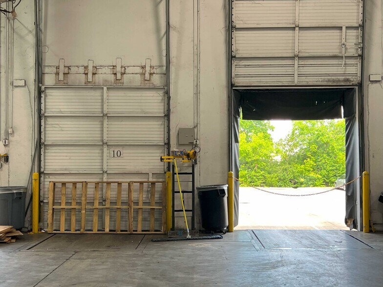 More Photos Of 1224-1230 Heil Quaker Blvd, La Vergne Distribution For Lease