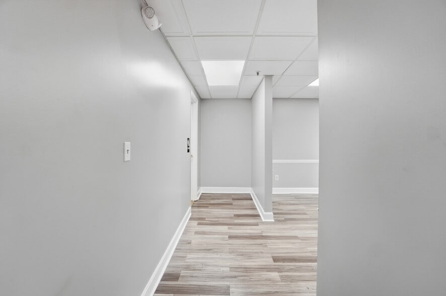 More Photos Of 4753-4759 Cornell Rd, Blue Ash Medical For Sale