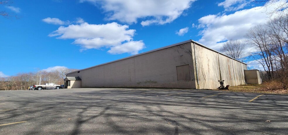 More Photos Of 955 Wolcott Rd, Wolcott Freestanding For Sale