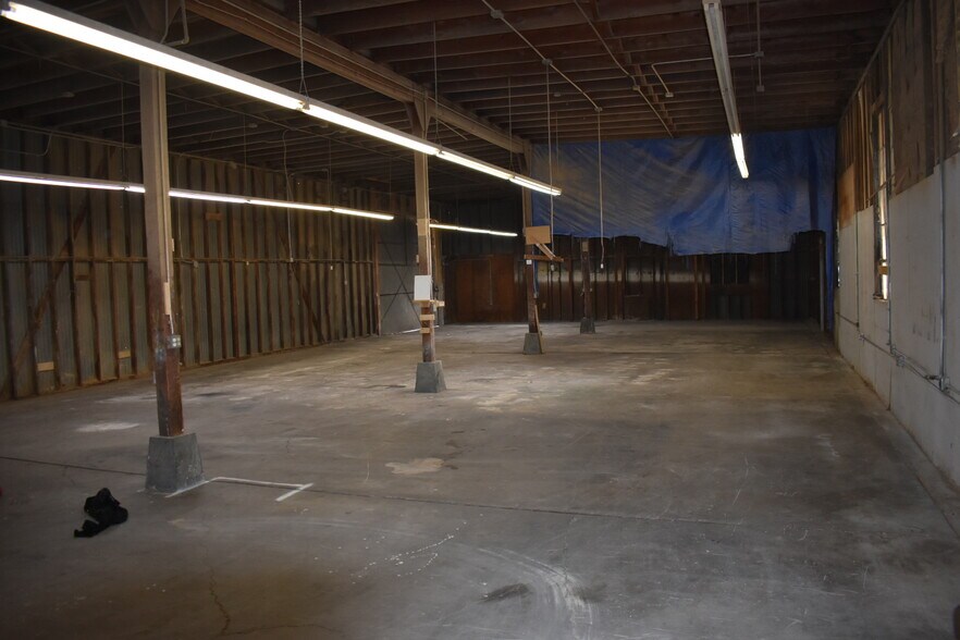 More Photos Of 6821 Suva St, Bell Gardens Warehouse For Lease