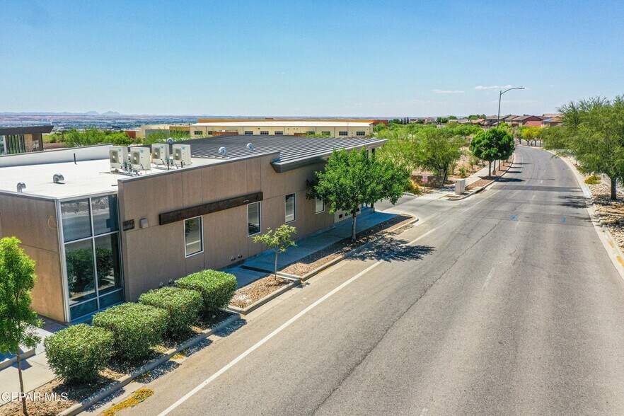 More Photos Of 6301 Northern Pass Dr, El Paso Medical For Sale