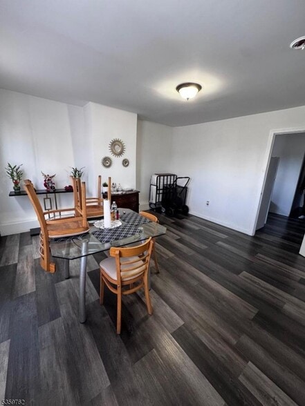 More Photos Of 119 W Broadway, Paterson Flex For Sale