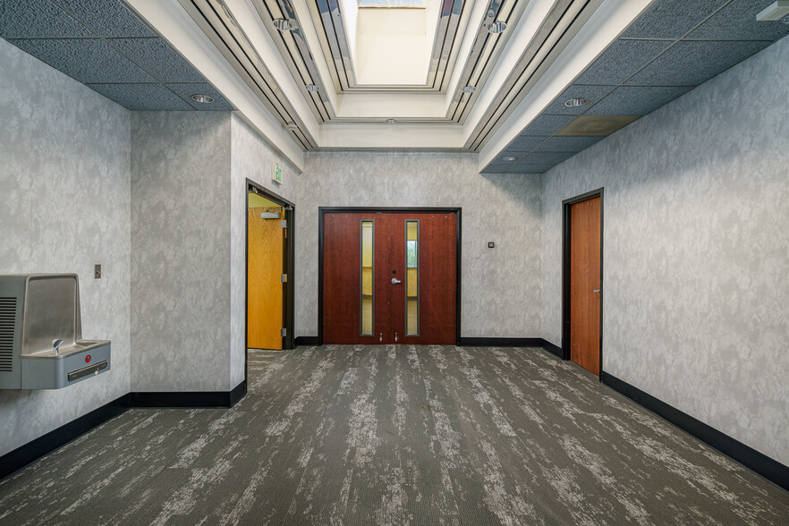 More Photos Of 3630 Sinton Rd, Colorado Springs Office For Sale