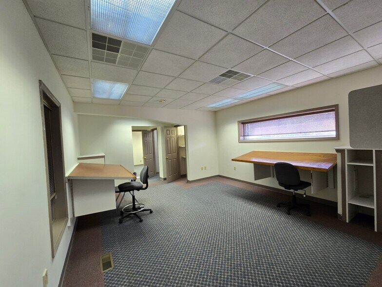 More Photos Of 3347 Rudy St, Knoxville Light Distribution For Lease