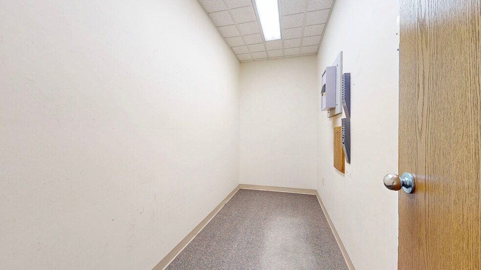 More Photos Of 2228-2230 Sunset Blvd, Steubenville Office For Lease