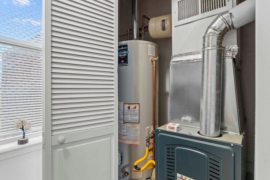 More Photos Of 1407 McCulloh St, Baltimore Apartments For Sale