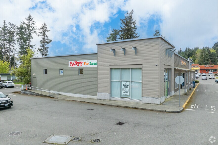 More Photos Of 10015 NE 137th St, Kirkland Freestanding For Lease
