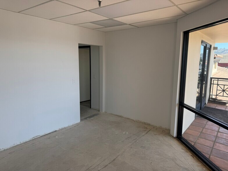 More Photos Of 730 S Pacific Coast Hwy, Redondo Beach Office For Lease