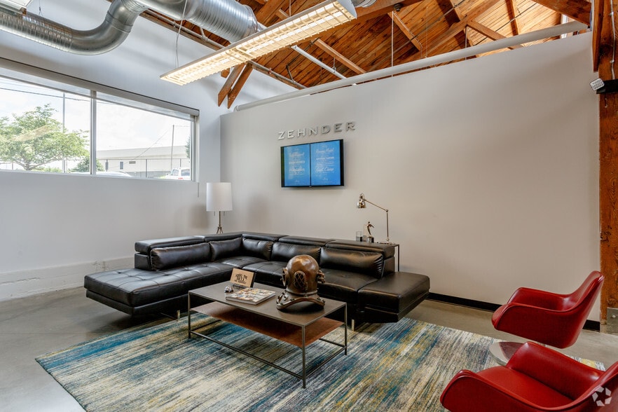 More Photos Of 2030 Lindell Ave, Nashville Office For Lease