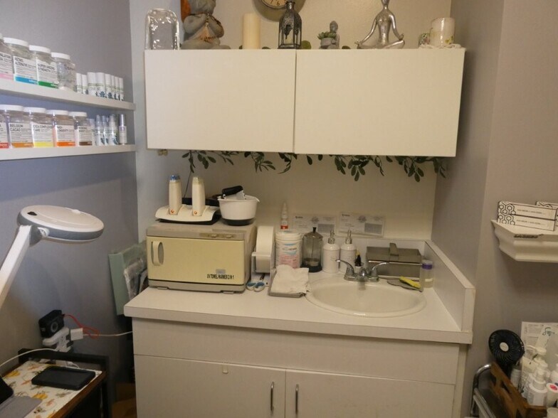 More Photos Of 1101 Foothill Blvd, La Cañada Flintridge Storefront For Lease