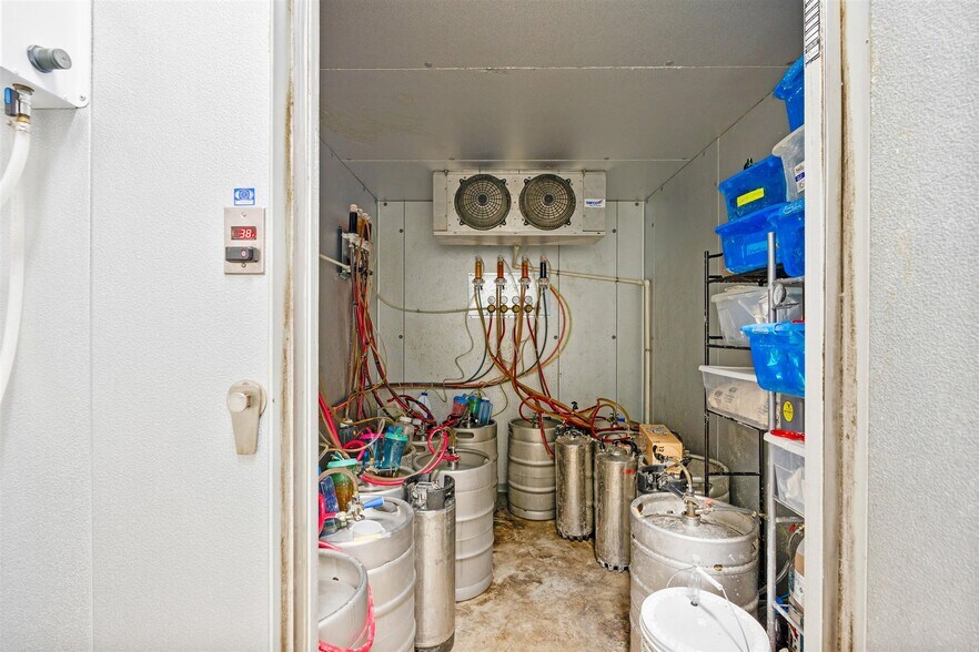 More Photos Of 4504 Bussey Rd, Syracuse General Retail For Sale