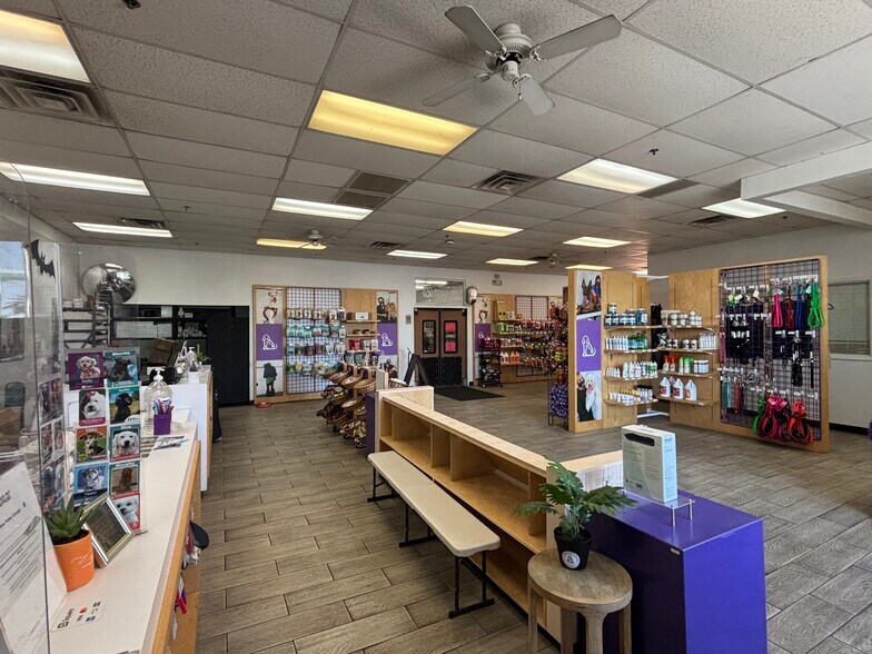 More Photos Of 1805 E McDowell Rd, Phoenix Distribution For Sale