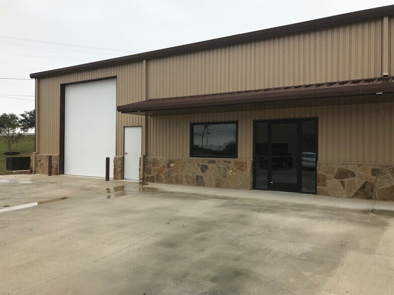 More Photos Of 22111 W State Highway 71, Spicewood Unknown For Lease