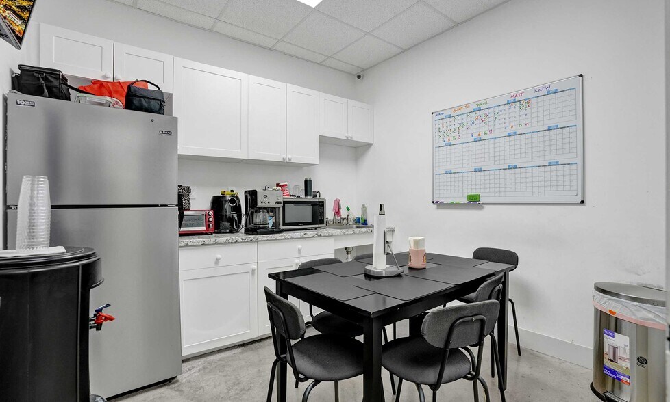 More Photos Of 8470 NW 58th St, Doral Auto Dealership For Sale