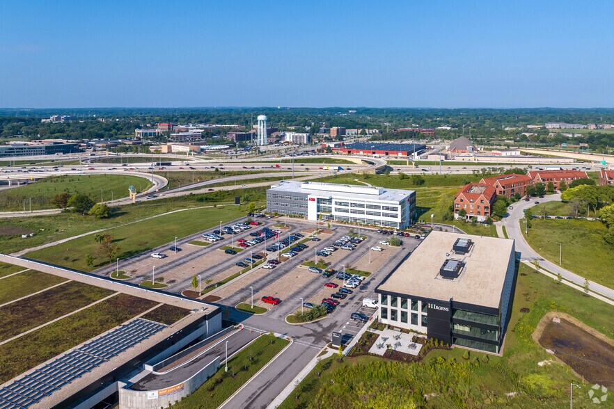 More Photos Of 1425 Discovery Pky, Wauwatosa Office For Sale