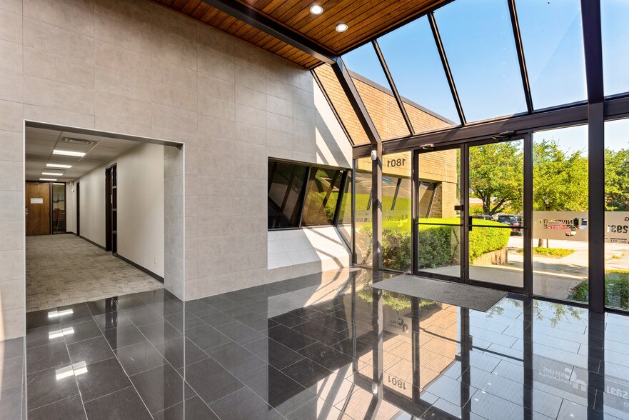 More Photos Of 1701-1801 Gateway Blvd, Richardson Office For Lease