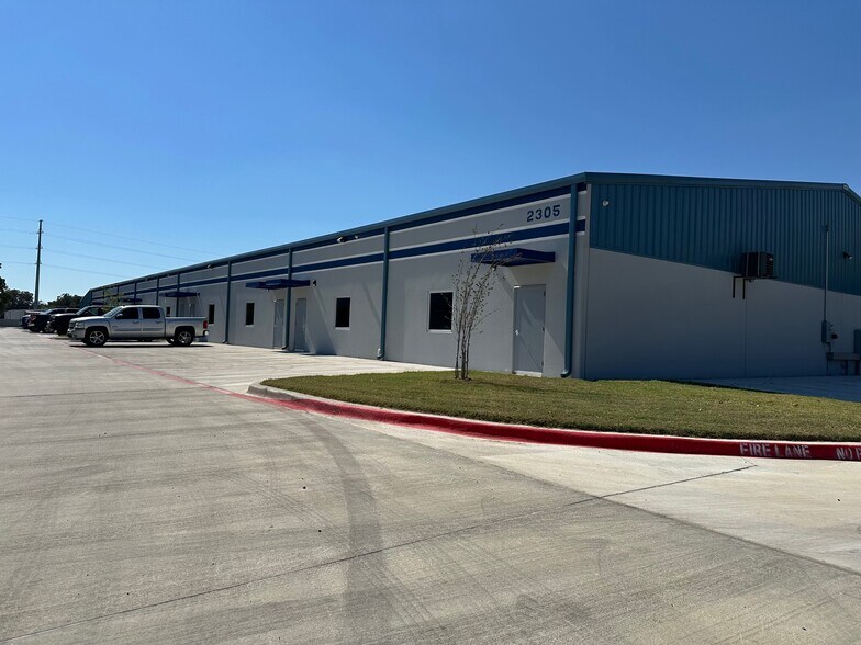 Primary Photo Of 2301 Higgins Ln, Haltom City Unknown For Lease