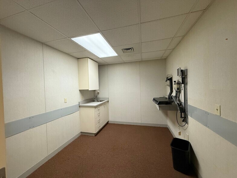 More Photos Of 1704 S Custer Rd, Monroe Medical For Sale