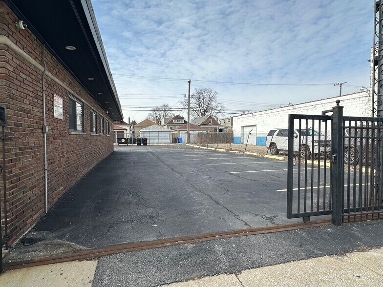 More Photos Of 8544 S Ashland Ave, Chicago Office For Sale