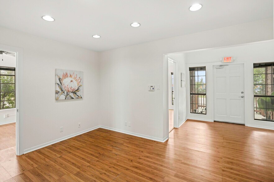 More Photos Of 5600 San Pedro Ave, San Antonio Office Residential For Sale