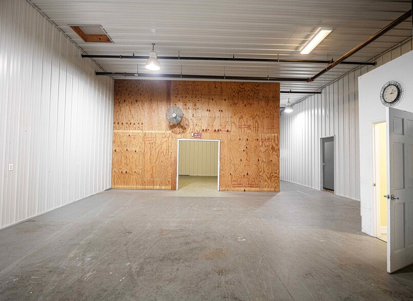 More Photos Of 350 Granary Rd, Forest Hill Flex For Lease