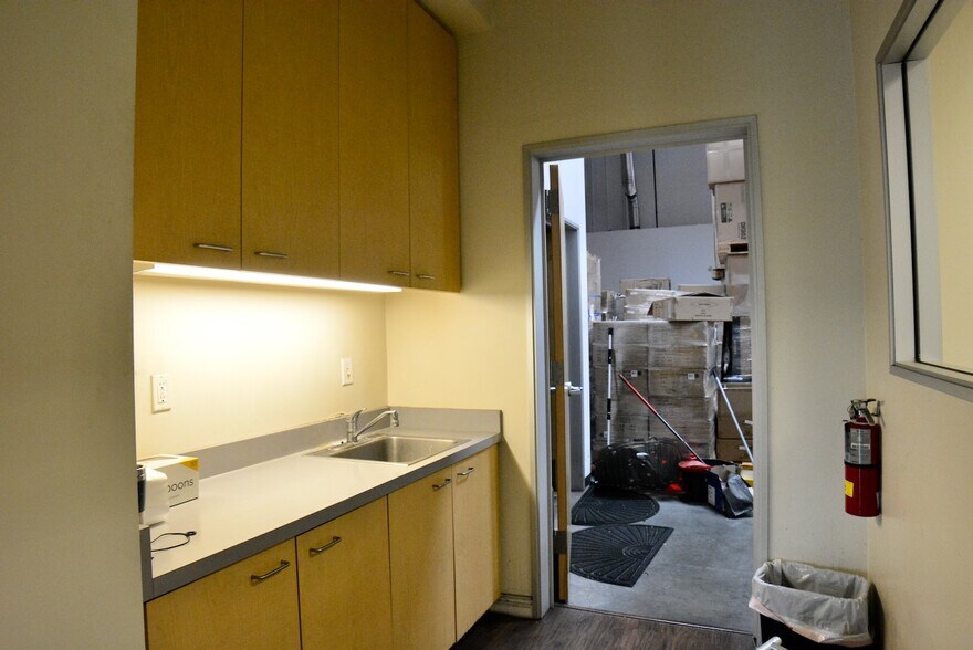 More Photos Of 2280 Valley Blvd, Pomona Warehouse For Sale