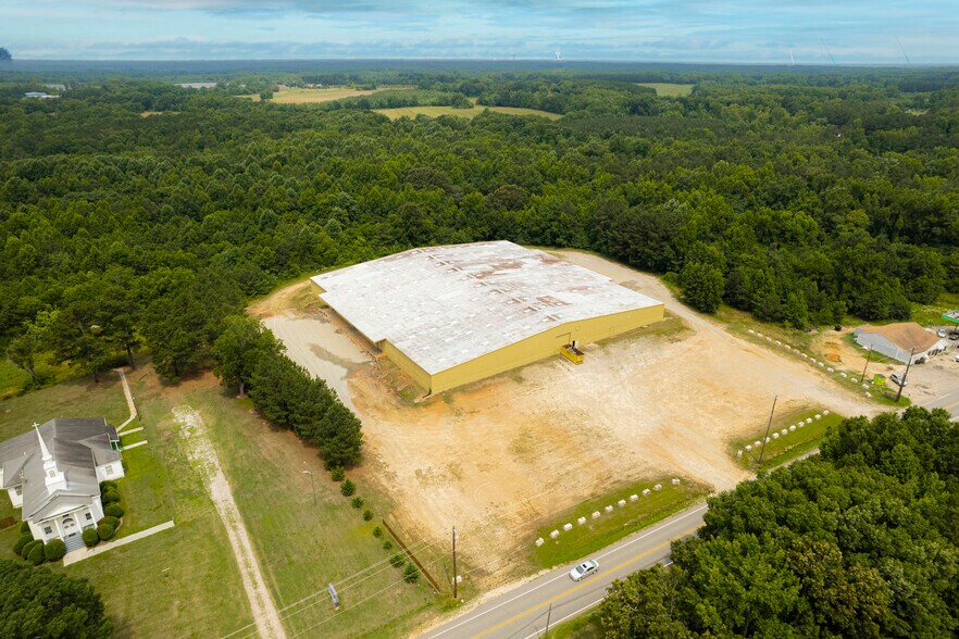 More Photos Of 619 N Main St, Warrenton Warehouse For Lease