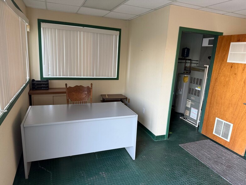 More Photos Of 110 Oak St, Toledo Land For Lease