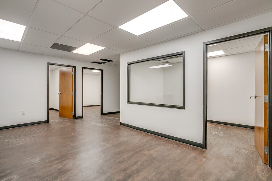 More Photos Of 3641 Alice St, Fort Worth Warehouse For Lease