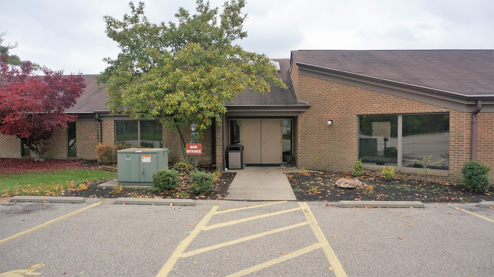 Primary Photo Of 752 Waycross Rd, Forest Park Medical For Lease