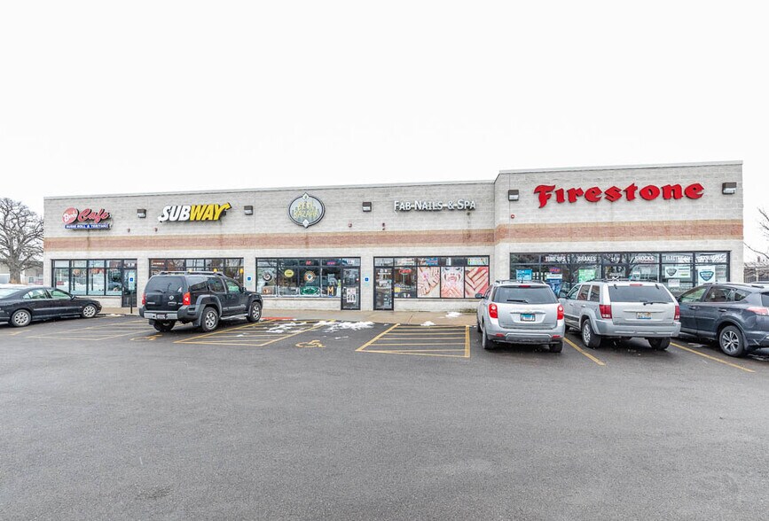More Photos Of 9-25 W Belvidere Rd, Hainesville Auto Repair For Lease