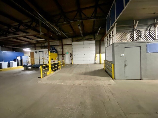 More Photos Of 703 W 13th St, Muncie Warehouse For Sale