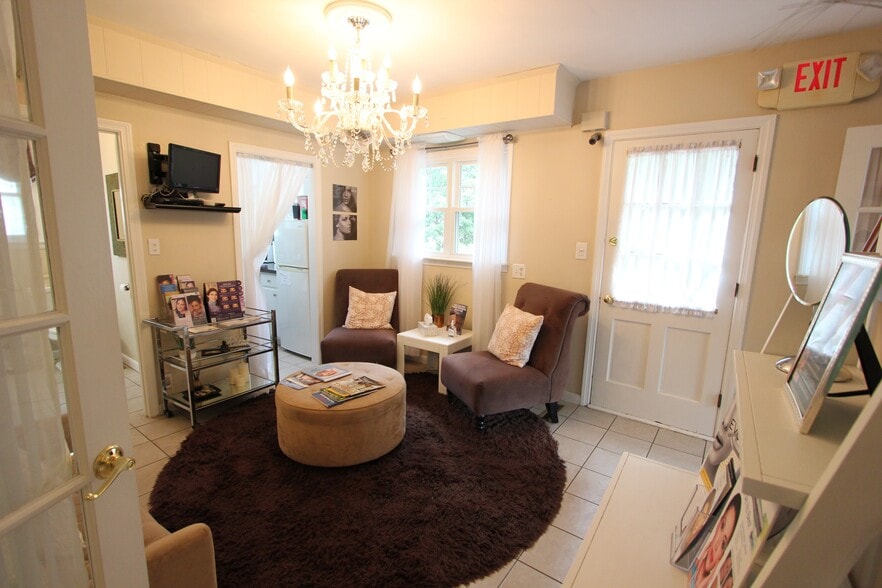 More Photos Of 323 W Central St, Franklin Office For Sale