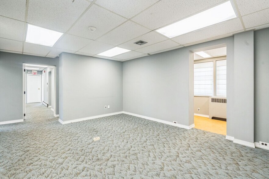 More Photos Of 349 W State St, Media Office For Sale