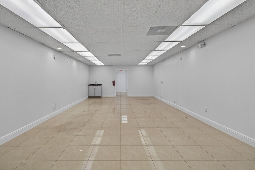 More Photos Of 1750 E Commercial Blvd, Fort Lauderdale Storefront For Lease