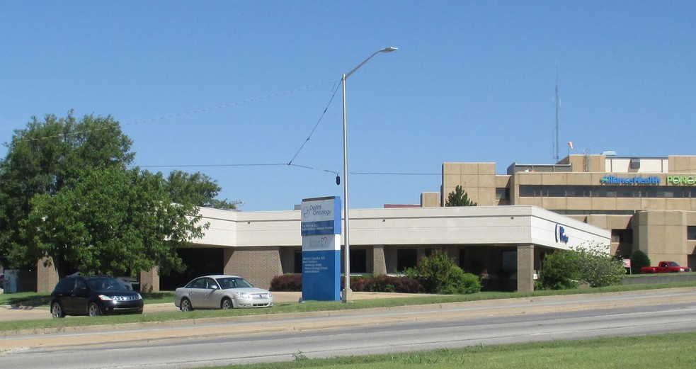 Primary Photo Of 609 Virginia Ave, Ponca City Healthcare For Lease