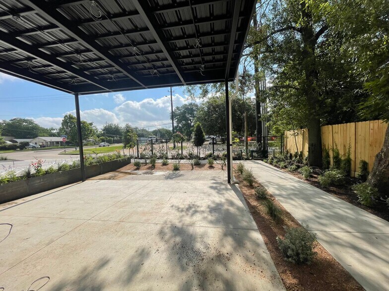 More Photos Of 9437 Hammerly Blvd, Houston Storefront For Lease